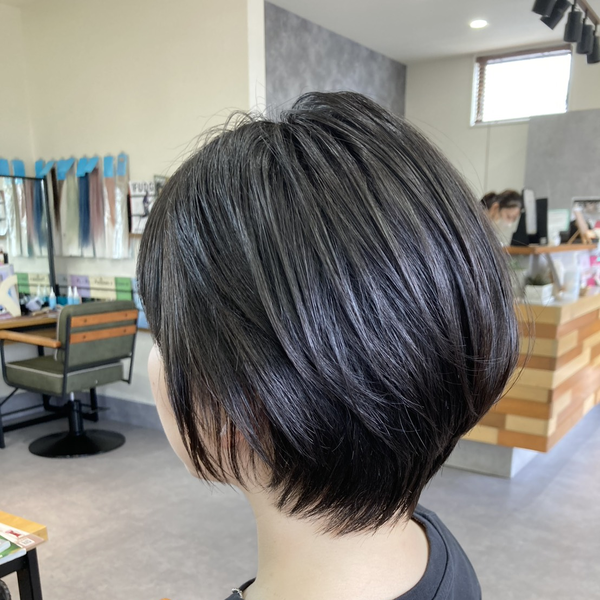 ショートボブ