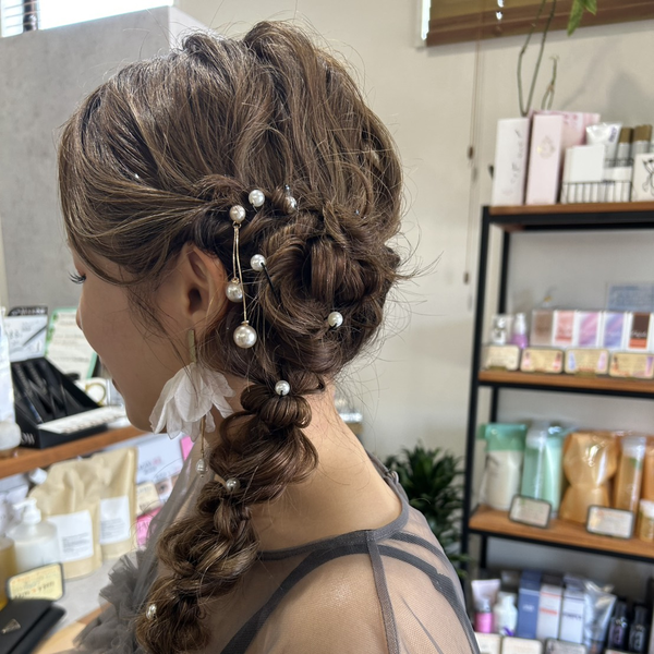 編み込みアップスタイル